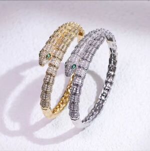 Luxury Green Eyed Snake Bracelet Creative Design High-end